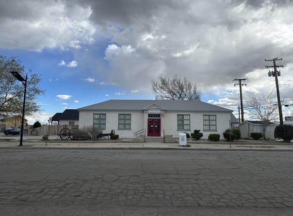 2320 Belshaw Street, Mojave, CA 93501