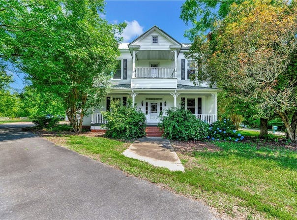 359 Earle Road, Central, SC 29630