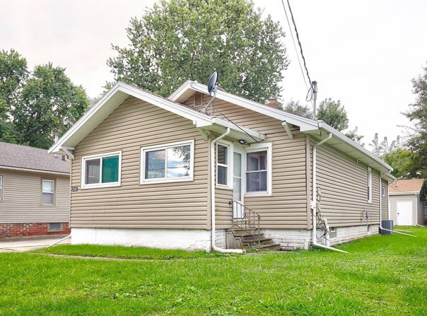 3502 Wright Street, Des Moines, IA 50316