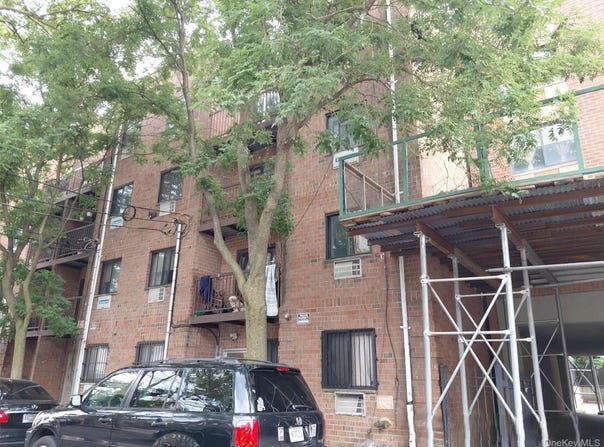 724 E 221st Street, Bronx, NY 10467