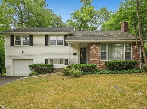3 Shelley Ter, West Orange Twp., NJ 07052-1818