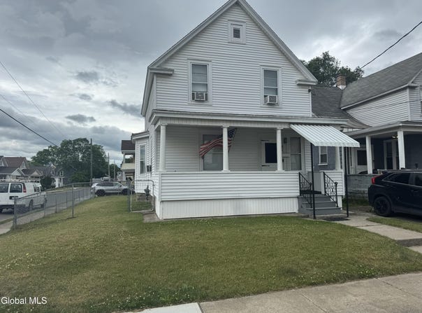 876 Thompson Street, Schenectady, NY 12306