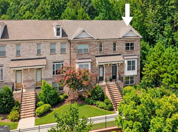 1016 Township Square, Alpharetta, GA 30022