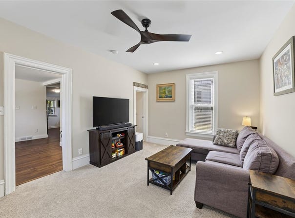204 Petoskey, Charlevoix, MI 49720-1419