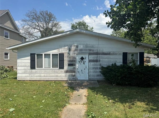550 N Chestnut Street, Breese, IL 62230