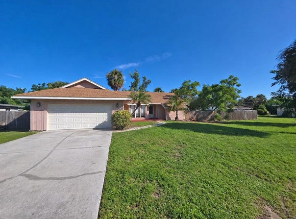 700 S VENICE Boulevard, VENICE, FL 34293