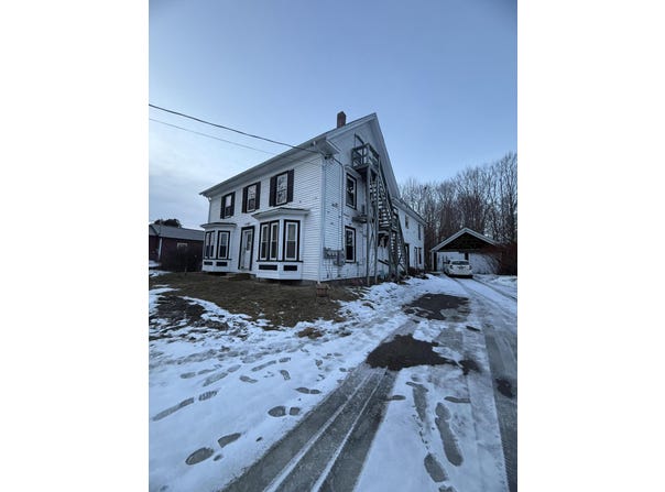 10 Monroe Highway, Brooks, ME 04921