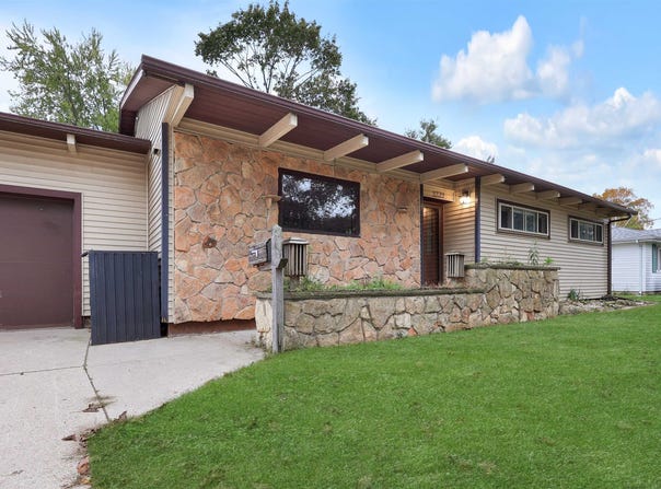 1721 30TH Street, TWO RIVERS, WI 54241
