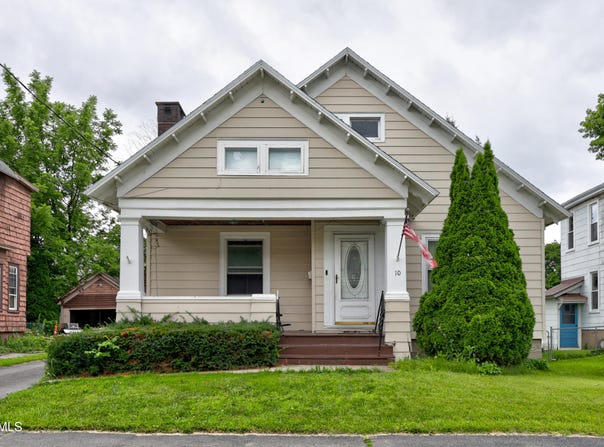 10 Arnold Avenue, Amsterdam, NY 12010