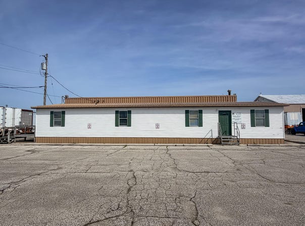 1157 E 150 N, La Porte, IN 46350