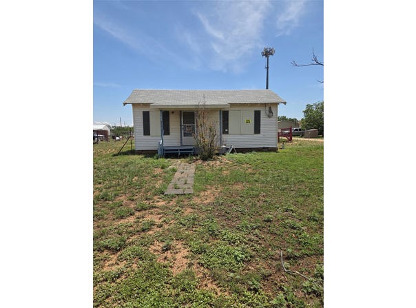 2304 Avenue I, Snyder, TX 79549
