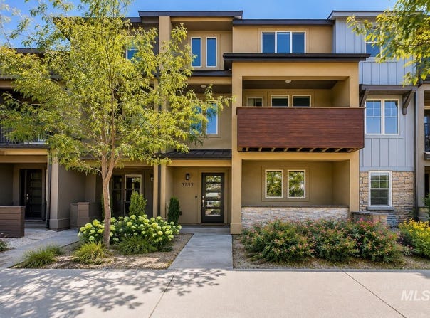 3755 E Parkcenter, Boise, ID 83716