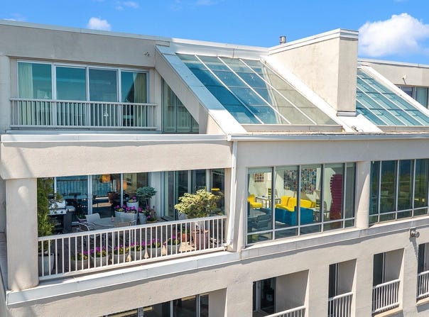 155 E Wilson Street, Madison, WI 53703
