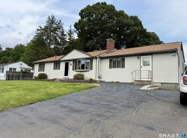 232 Lakeside Boulevard E, Waterbury, CT 06708