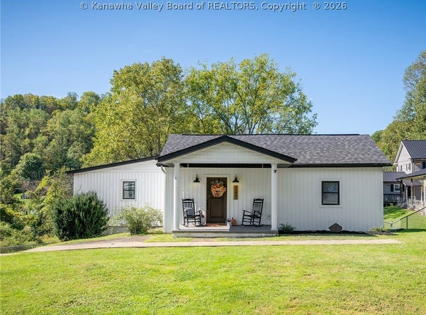 1237 Snow Lane, St Albans, WV 25177