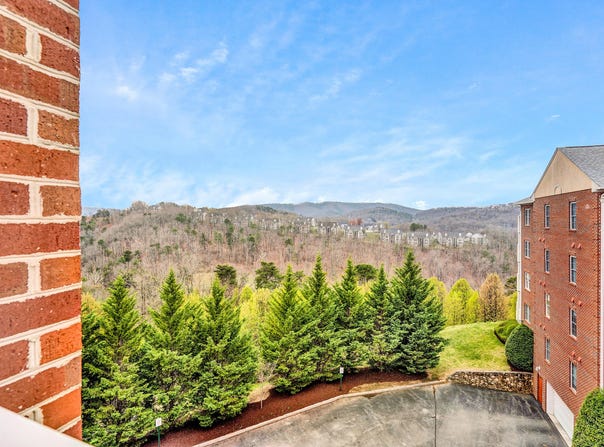 4434 Pheasant Ridge Rd, Roanoke, VA 24014