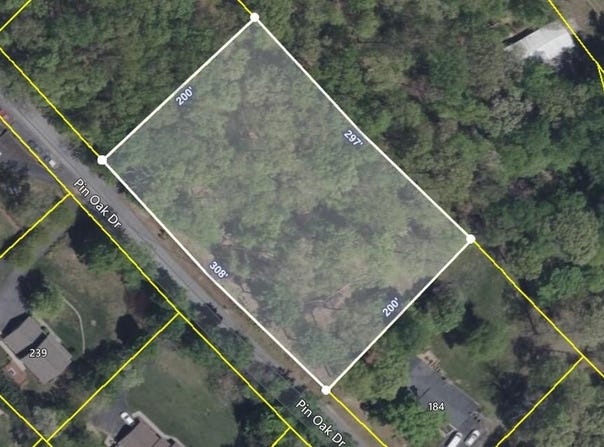 Pin Oak Dr, Blue Ridge, VA 24064