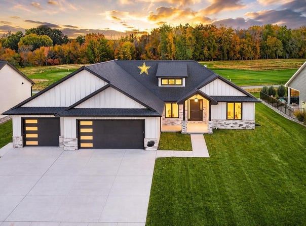 137 BECKERAE Court, WRIGHTSTOWN, WI 54180