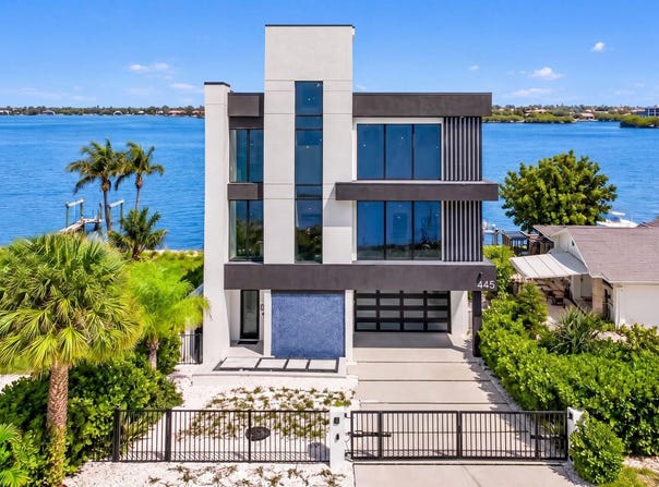 445 129TH Avenue E, MADEIRA BEACH, FL 33708