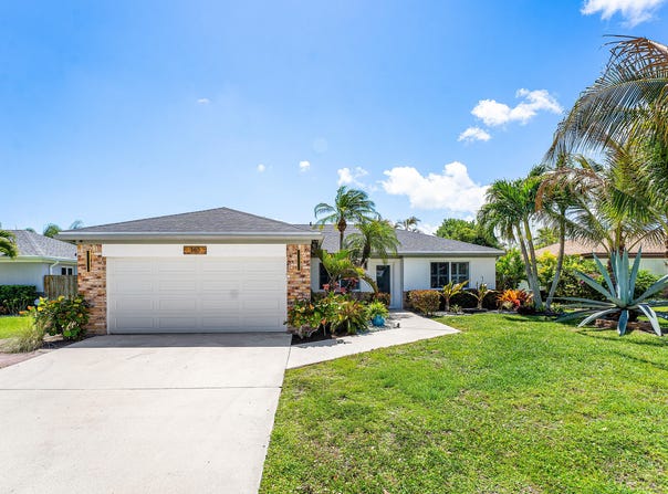 140 Arrowhead Circle, Jupiter, FL 33458