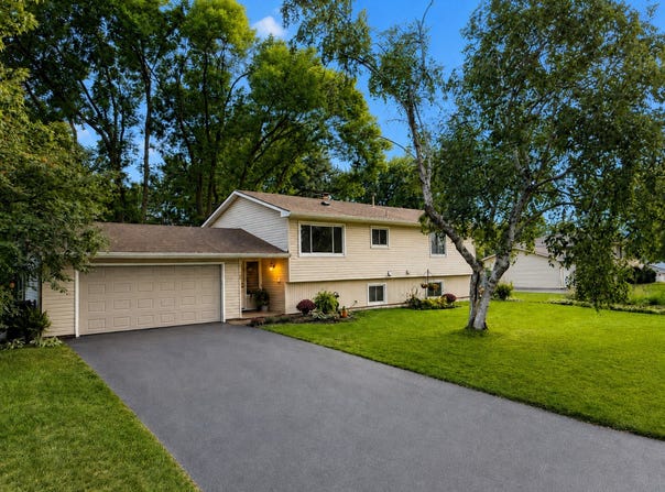 1798 E Bluestone Drive, Eagan, MN 55122