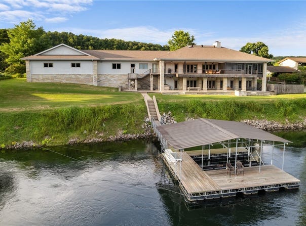 500 Valley Airport Drive, Cotter, AR 72626