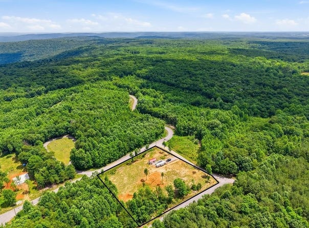 1311 Hillis Cemetery, Spencer, TN 38585