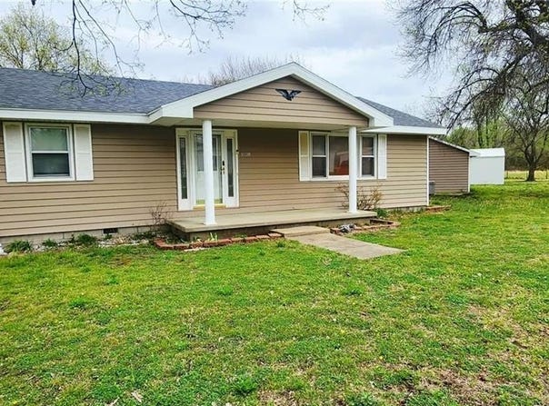 301 E Walnut Street, Weir, KS 66781