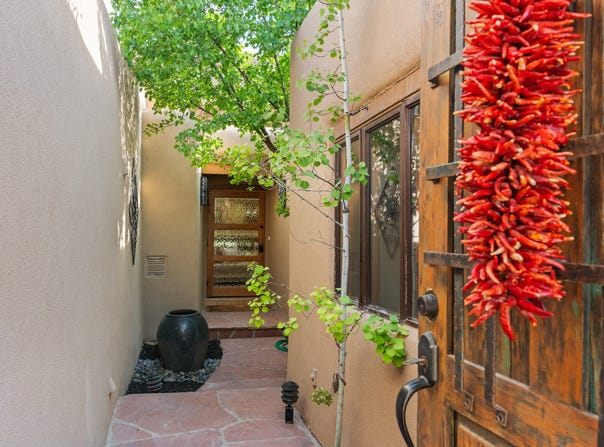 616 Paseo De La Cuma, Santa Fe, NM 87501