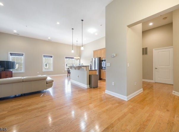 1403 Town Center Way, Livingston Twp., NJ 07039-2993