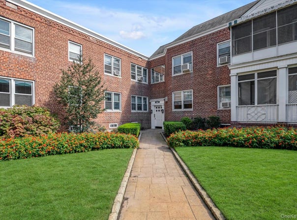 1367 Broadway, Hewlett, NY 11557