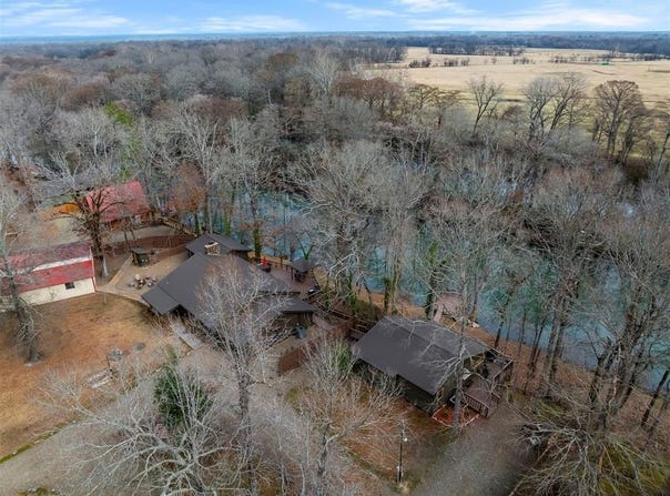 732 Red Fox Road, Broken Bow, OK 74728