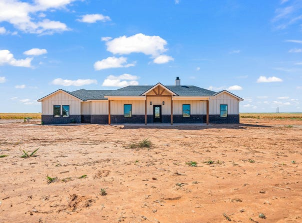 4024 Hawk Road, Ropesville, TX 79358