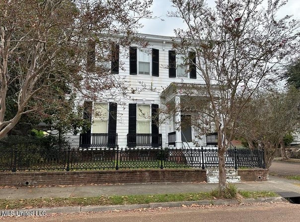 621 Washington Street, Natchez, MS 39120