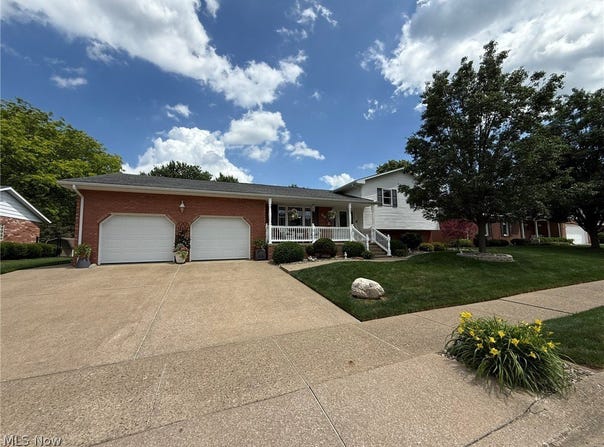 410 Stratton Avenue SW, New Philadelphia, OH 44663