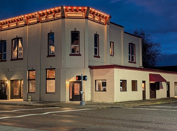 811 E 1ST St, Newberg, OR 97132