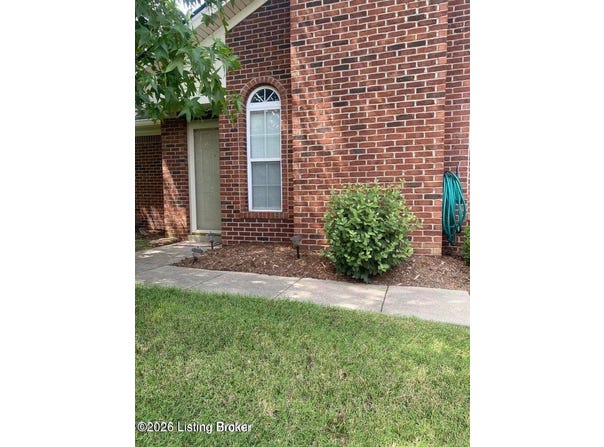 11305 Ridge Lake Dr, Louisville, KY 40272