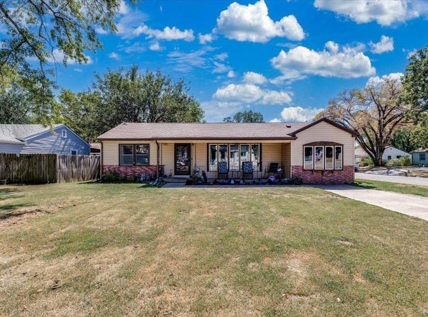 203 Martha Ave, Mulvane, KS 67110-1468