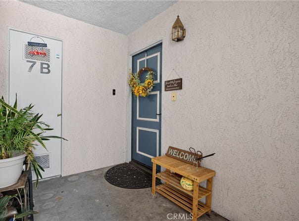 21333 Lassen, Chatsworth, CA 91311