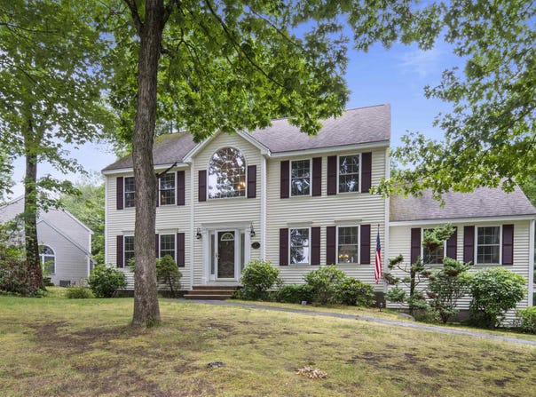25 Melba Drive, Hudson, NH 03051