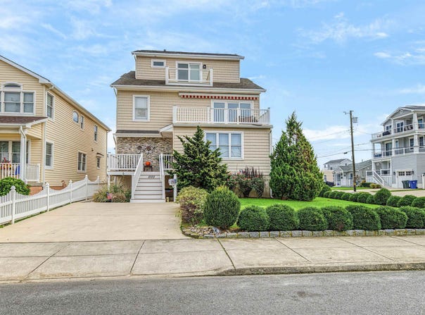 1000 E Beach Ave, Brigantine, NJ 08203