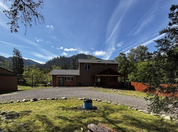 47426 School St, Oakridge, OR 97463