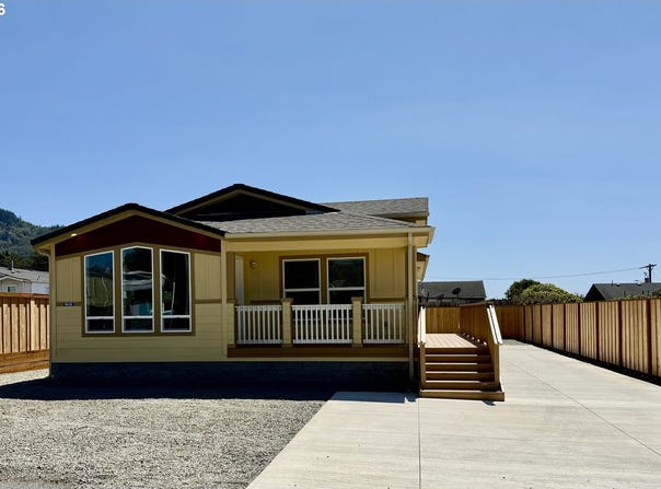 94114 4TH St, GoldBeach, OR 97444