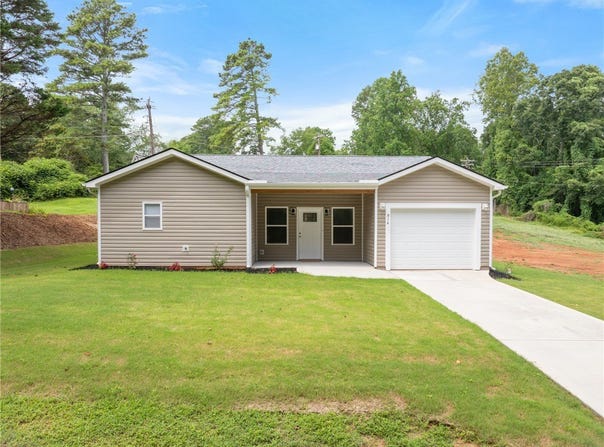 914 Smith Grove Road, Easley, SC 29640
