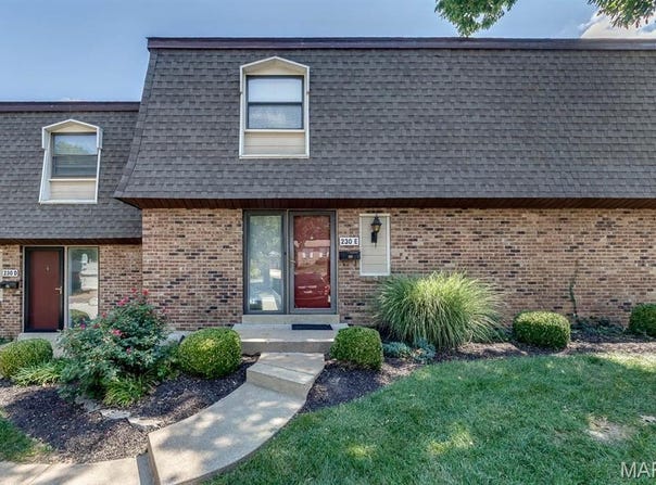 230 Braeshire Drive, Ballwin, MO 63021