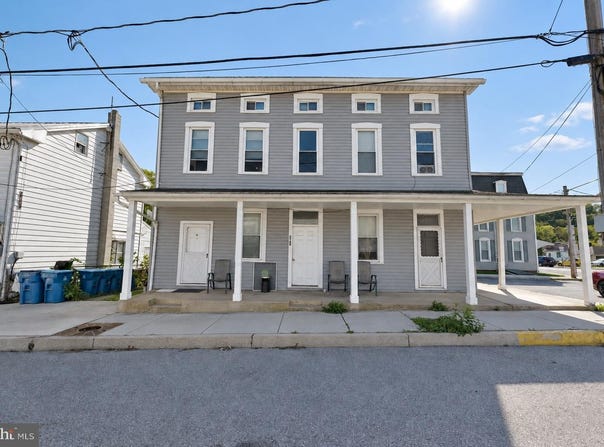 8 E BROADWAY Street E, ETTERS, PA 17319