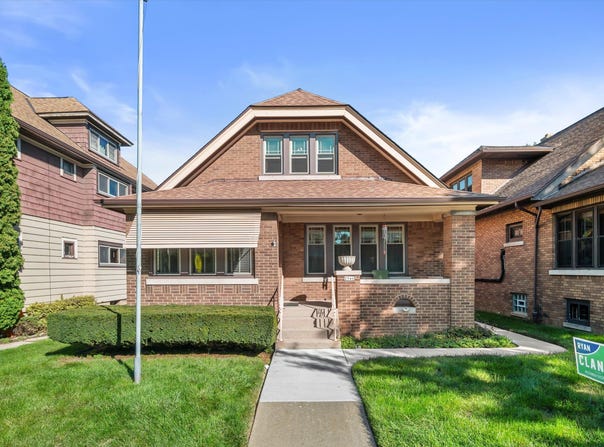2546 S Howell Ave, Milwaukee, WI 53207