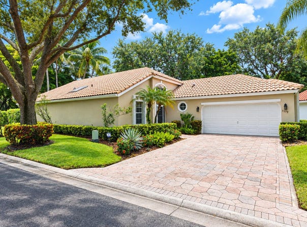 5379 Brookview Drive, Boynton Beach, FL 33437