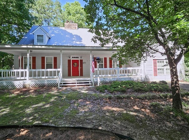 411 Bell Point Road, Laceys Spring, AL 35754