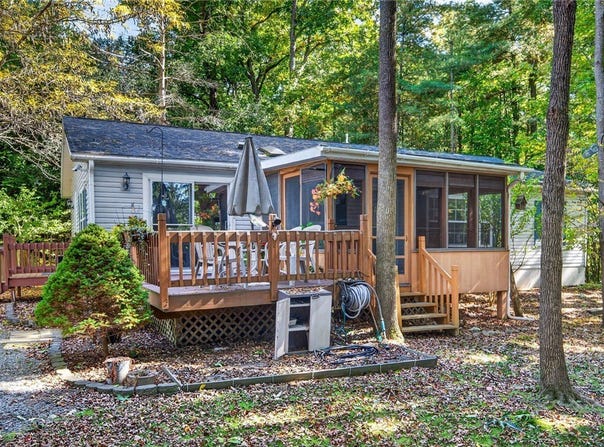 2000 East Shore Drive, Lansing, NY 14882